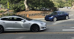 Tesla Model 3: great new high-res look at blue release candidate next to the Model S