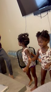 Tatum literally goes in her own little world 🌎 Tinzley follows “Big” and I’m just being entertained with dad 😂 love this for them. - I think they got the moves from me 😂 maybe I’ll upload my old dance video 😂 because I am not sure dad was dancing or not in the marine corps 😆💙🤏🏾💙 #sistersquad #momlife #together #mygirls #allqueens #princess #supportourpage #marines | Sis N Twins