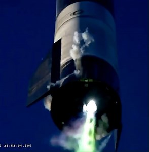 The amazing final seconds of yesterday's SpaceX Starship landing; the controls working so hard to try and get it right. | Col. Chris Hadfield