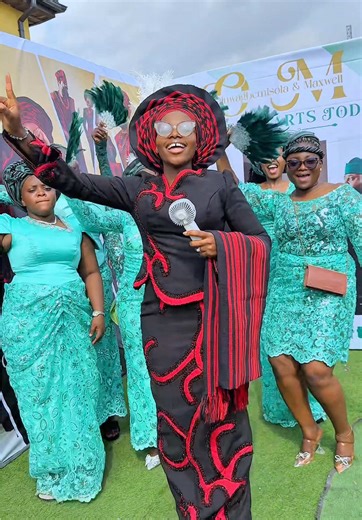 The most beautiful bride you'll see on your screen today☺️🔥🔥Transition so smooth🔥🔥🔥 . . . . Content creator: @contentbydinah . . . .