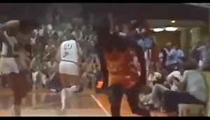 Young Michael Jordan destroying the backboard at a Nike exhibition game in 1985. 😳😳 | Open Court