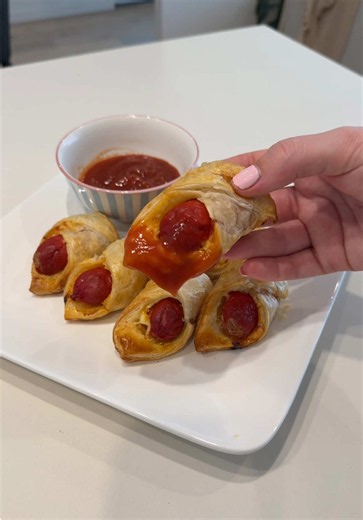 Pigs in Blankets Easy Recipe — Homemade Snack in 20 Minutes