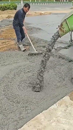 casting process for making cement floors in the building yard #construction #popular #viralshorts