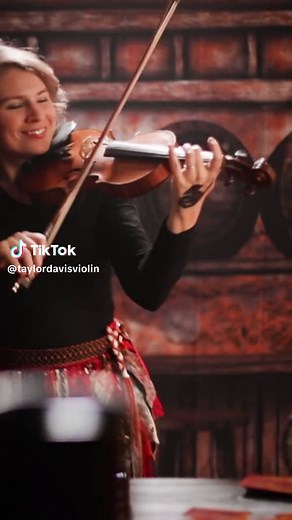 A little Fairy Tail to start your week! 😊 Happy Monday! #fairytailguild #fairytail #violincover #violinist #fairytailtheme #fairytailanime