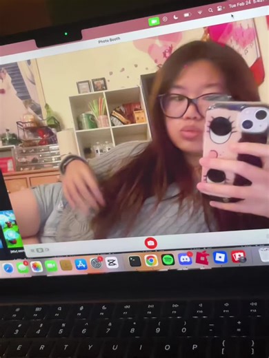 bye my computer turned off after bc it gave up on me. #moots #asian #viet #012 #fyp