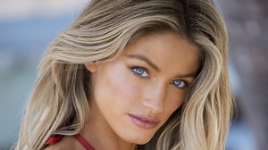 7 Breathtaking Red Swimsuit Photos of Retired NFL Cheerleader Berkleigh Wright in Belize