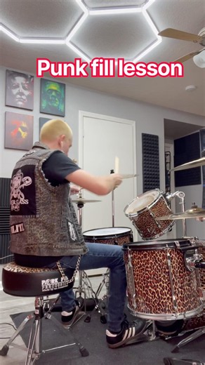 Punk drum fill lesson 🥁☠️