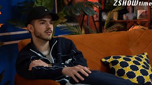 Azahriah: „Így, hogy ennyien szeretnek és sokan néznek, nagyon utálok kimenni és bárkivel szóba állni”