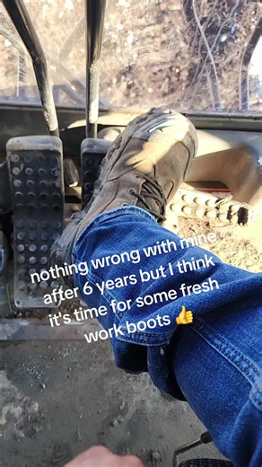 maybe mines slowly wearing out cause I'm a heavy equipment operator 👌 | work boots