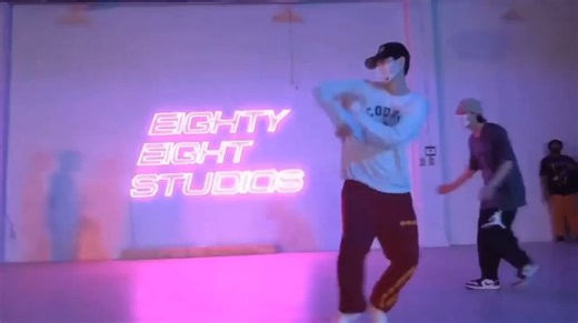 I was very surprised when I saw Taki's dancing skills improve here in LA (December 17, 2021).#TAKI #andTEAM