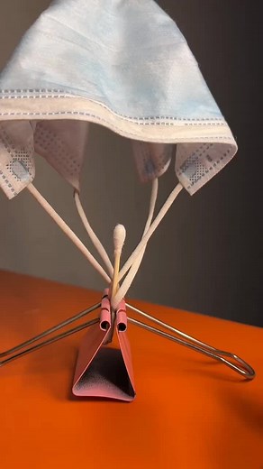 How to Fly a Simple Parachute with a Mask