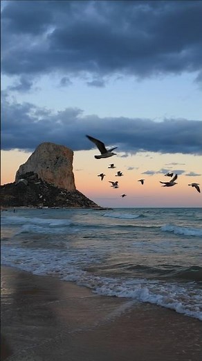 Calp, Spain 🇪🇸 Golden Hour Sunset ☀️ #sunset #nature #beach #goldenhour #calp