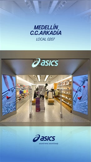 El jueves 2 de octubre abrimos oficialmente las puertas de nuestra tienda número 6 en Colombia en el Centro Comercial Arkadia en la ciudad de Medellín. Un nuevo punto de encuentro llegó a la ciudad de la eterna primera, donde la tecnología, la pasión por el running, el sportstyle, el tenis y el pádel se unen para vivir un estilo de vida Sound Mind, Sound Body. ¡Gracias a todos los que nos acompañaron! 💙 📍Visitanos en la Cra. 70 #1-141 C.C. Arkadia, Medellín, local L-0207 #ASICSColombia #Arkadi