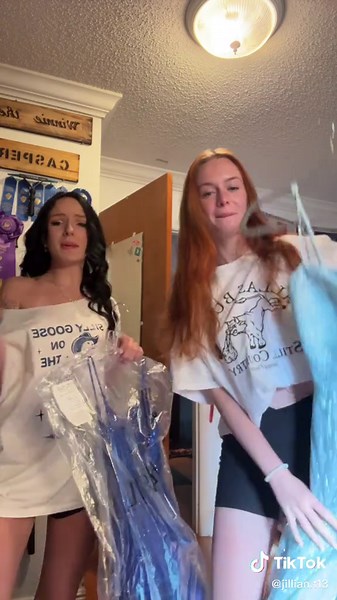 one more prom ;) #fyp #fypシ #viral #prom #bestfriend #foryoupage #brandon #blue #bluepromdress @jay 🫶🏻