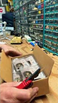 New Lego, minifigs from Brickmania. The unboxing. #brickmania