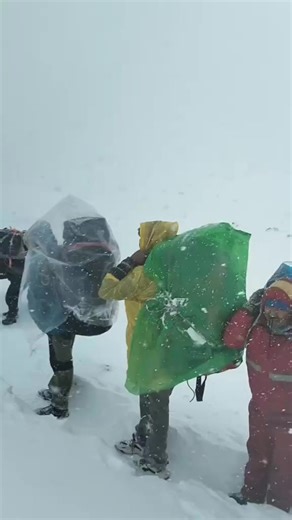 📍At Larke Pass (5106M) Today 28-Oct-2025 Heavy Snowfall Unable to Pass It 🎥@mounteverest8848.86m #manaslu #larkepass #adventure @highlight | Nepal Mountain Guide Team