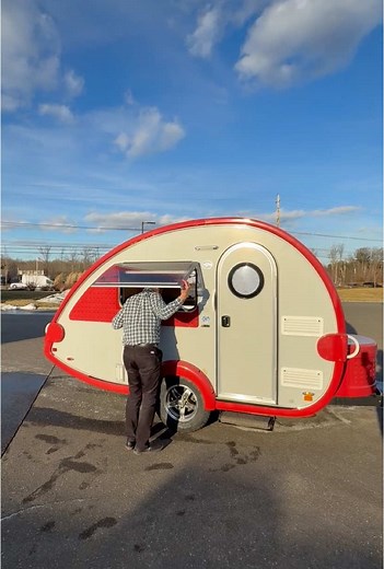 Explore the 2017 NuCamp Tab 320-S RV Trailer