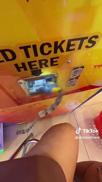 Sound on 📢📢 So satisfying to watch this machine that counts tickets #satisf #satisfying #asmr #timezone #tickets #counting #viral #fyp #foryou #foryoupage #smaurapremier #smaura #bgc #bonifacioglobalcity #taguig