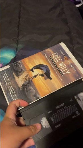 Free Willy 1993 VHS Overview