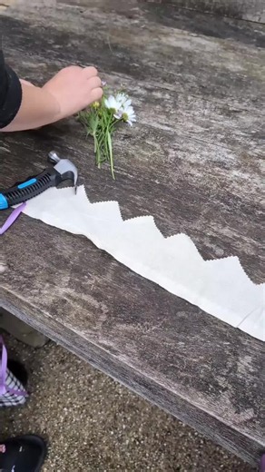 The Healthy Park, Healthy People team are at Nature for Heath Fair tomorrow, Saturday, 11 September @WoodhornMuseum demonstrating Hapa Zome. A traditional Japanese art form where leaves and flowers are hammered to transfer their natural dyes onto fabric. If you've not heard of it before, check out this video which shows how easy the hammering technique is. Reminder: Hapa Zome drop in workshop 🗓️ Saturday 11 September 🕰️ 1:30pm-2:30pm 📍 Woodhorn Museum