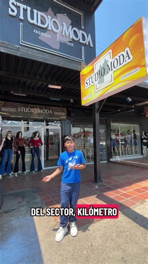 Apoyen al niño influencer 🤩 , déjenle comentarios bonitos 🥹😍 y ayúdenlo a que este video se haga viral. #viraltiktok #parati #ropa #boutique #roblox