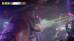 🤖Robot Restaurant: fusing JP tech & tradition 🇯🇵日本傳統與高科技的完美結合！機器人餐廳 🤖일본 전통과 테크놀로지를 융합한 로봇 레스토랑! 🇯🇵日本伝統とテクノロジーの融合! ロボットレストラン https://www.japankuru.com/en/entertainment/e2349.html | Japankuru