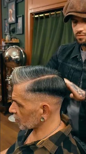 Skin Fade with Side Part | Classic Men’s Haircut ✂️🪒 #barber