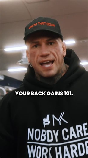 Kuba Sylvester Cielen on Instagram: "Maximise your back gains 101 Pick movements that will target your entire back musculature, training it in various planes of motion using 3/4 different exercises, splitting up your back across divisions of your lower lat, mid lat, the upper back and traps. * lower lat pull down * Single arm lat row * Frontal plane pull down * Upper back row & Kelso shrug You can bias ( target ) different divisions of your back with different movements but you cannot isolate yo