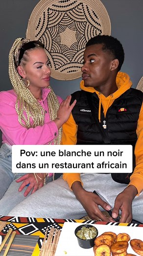Une blanche un noir dans un resto 🍽️ couple mixte 👍🙏🏾❤️