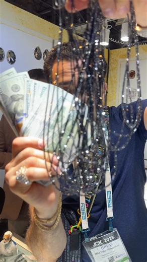 709K views · 4.2K reactions | This is a very nice item to own! #70909 on Traxnyc.com | Trax NYC Custom Jewelry | Facebook