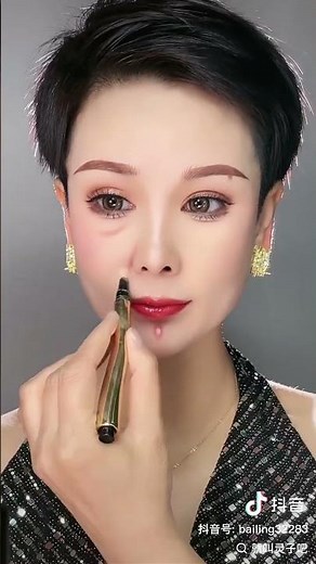 Detailed concealer tutorial comes with concealer pen, concealer, makeup tutorial for beginners