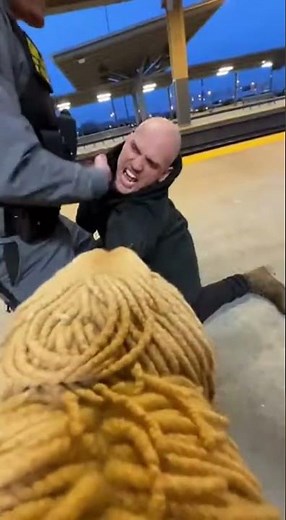 🐕‍🦺 Komondor K9 “Hades” 🚆 | Pennsylvania Station Confrontation Ends Instantly 😱