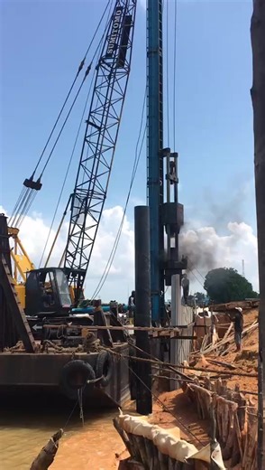 Pile Driver DD25 and DD35 Guide Rod Type diesel Pile Hammer Attached to Excavator for Pile Driving Project