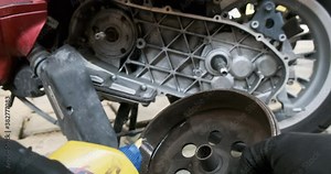 Motorcycle CVT scooter gear clean and repair by mechanical men