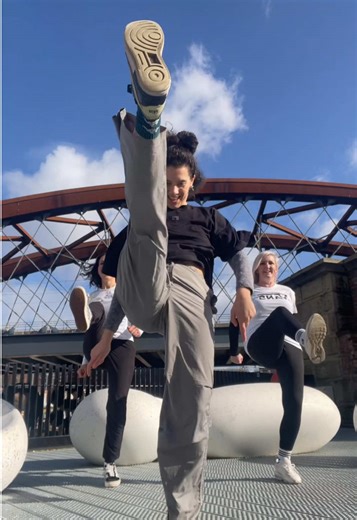 Shuffle Meet-Up 🌞 dancing with @nat.shuffles @natlee_shuffles dc @Jenny Aston #shuffle #shuffletutorial #fyp #shapes #dance