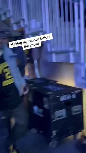 Walking to the stage for my first song #HitsDeepTour #touring #concert