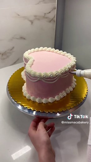 Vintage Pink Buttercream Cake Decorating Tutorial