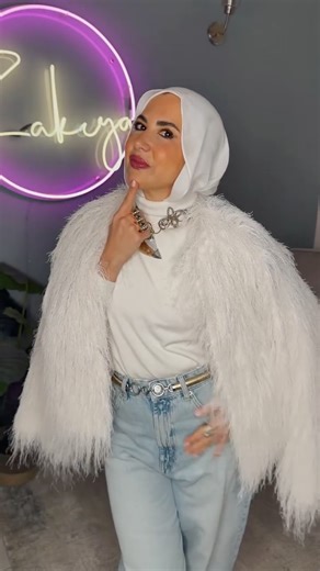 Zakeya Kabbara on Instagram: "Started with the basics… then added a little magic ✨ Day look, but make it a statement. The fringe jacket @hm"