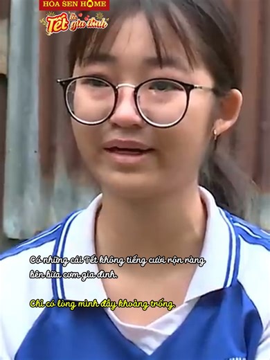 Thèm lắm một cái ôm thật chặt từ mẹ, thèm lắm tiếng gọi ấm áp từ cha. Nhưng tất cả điều ấy, chỉ có trong giấc mơ xa xăm ấy thôi. Tết rồi, hãy nhớ về gia đình nhiều hơn nhé | Em Phương Quyên - Mái ấm gia đình Việt tập 155 #maiamgiadinhviet #hoasengroup #tonhoasen #hoasenhome #tonhoasenmagshield #ongthephoasenmagshield #mnhsg #hsg #hsh #tet2026