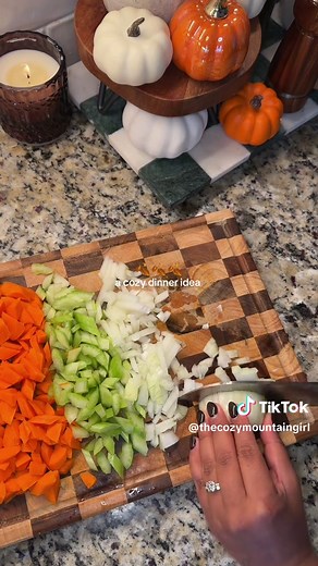 Tried to combine two of my fall favs - the creamy andouille tortellini dish so many of you loved & chicken pot pie! Safe to say it didn’t disappoint ✨ Creamy Andouille Pot Pie Tortellini 🥕🤎 Ingredients * 24 oz refrigerated cheese tortellini @Sam’s Club * 10–12 oz andouille sausage, sliced @Hillshire Farm * 1 small yellow onion, diced * 2 carrots, diced small * 2 celery stalks, diced * 1 cup frozen peas * 1 tbsp olive oil * 1 tbsp butter * 3 cloves garlic, minced * 2 tbsp all-purpose flour * 2