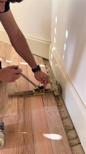 Buena herramienta para cerrar ultimas tablas en Pisos de madera | Floor Scraping Tool