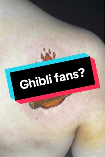 Calcifer en El Castillo Ambulante: Magia y Tatuajes