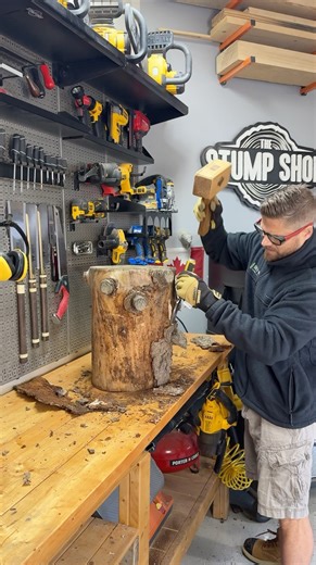 🌳 the whole process: from log to furniture 🪑 Stump Table