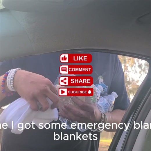 (22.3) Giving Food and Supplies to Hungry Homeless - Sandwiches and more