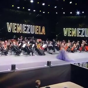 17K views · 838 reactions | #VENEZUELA  en su primer desfile en Evening Gown durante la GRAN FINAL l de Miss World  2️⃣0️⃣2️⃣1️⃣ en vivo desde Puerto Rico . Admin: Vera | Miss Universe Club | Facebook