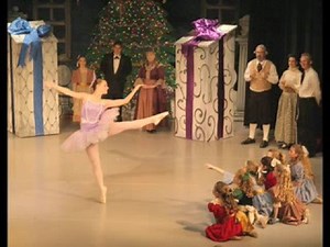 The Nutcracker, Act 1 Tableau I: Part I.Scene: The Christmas Tree