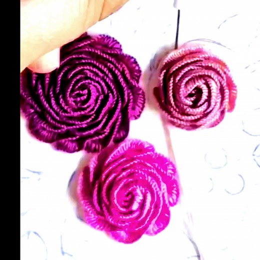 Brazilian rose embroidery technique #arongstitch #stitchinghack # #kanthawork #stitch #handstiched #flower #kanthastitch # #kantha #design #handembroiderydesign | Hand embroidery by moni