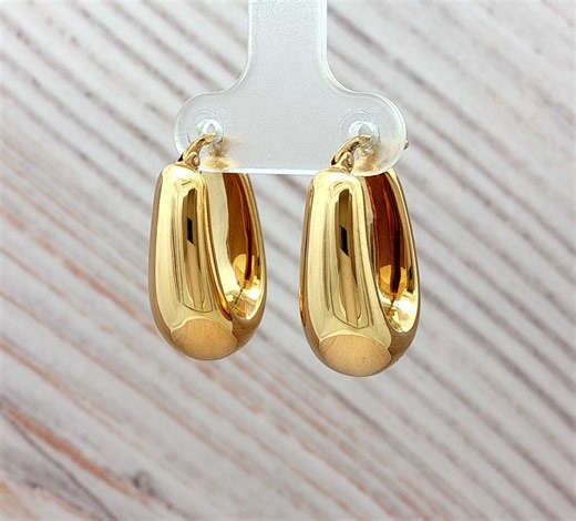 Minimalist Drop Earrings in 14k Yellow Gold - Etsy