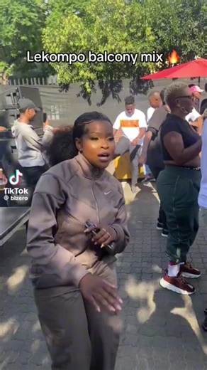 The Evolution of Lekompo Mastering of the sound and the introduction of the log drum Thank you @071nellymasterbeat credit Richy B will Lekompo take over amapiano? Lekompo balcony mix 4 limpopo #lekompo #lekompolifestyle #lekompobalconymix | Gang Digitals