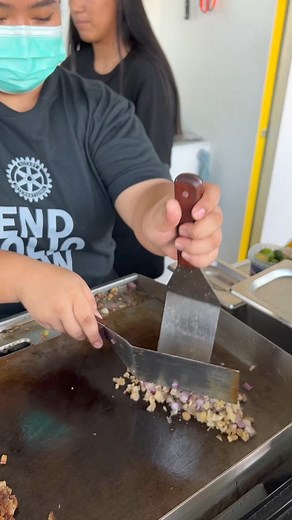 85K views · 304 reactions | First bite SISIG | EAT'S a Small World | Facebook